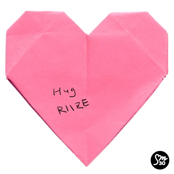 Обложка трека RIIZE - Hug (2025)
